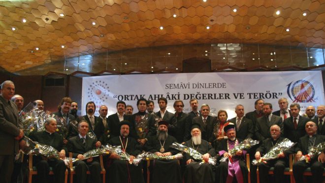 Jews, Christians, Muslims Offer Joint Prayer for World Peace