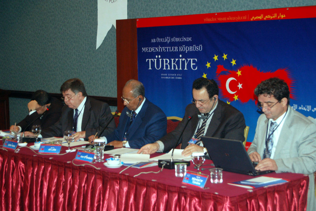 Scholars Say Regional Stability Depends on Turkey’s EU Membership